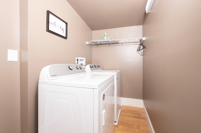 3815 Hastings Ave - Photo 6 of 9