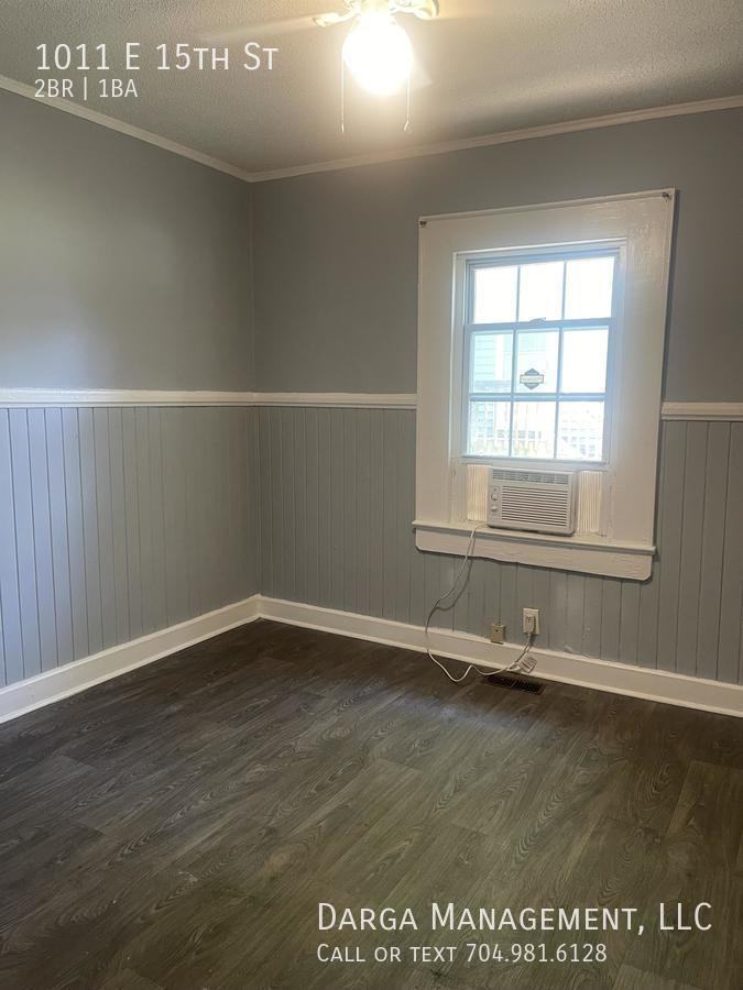 1011 E 15th St - Photo 3 of 5