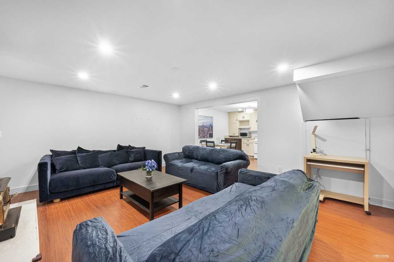 59 Glenmore Drive - Photo 2 of 10