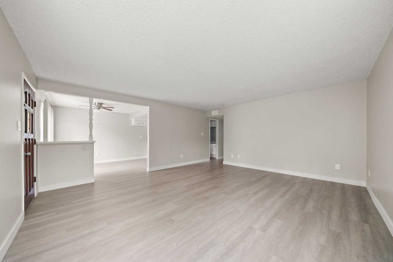 918 S. Webster Ave. - Photo 2 of 6