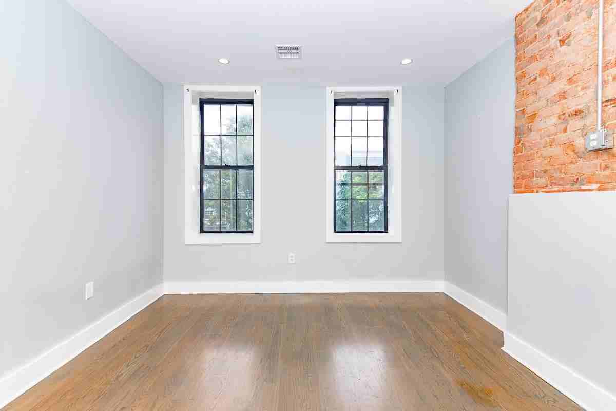 928 Hancock St #2 - Photo 2 of 14