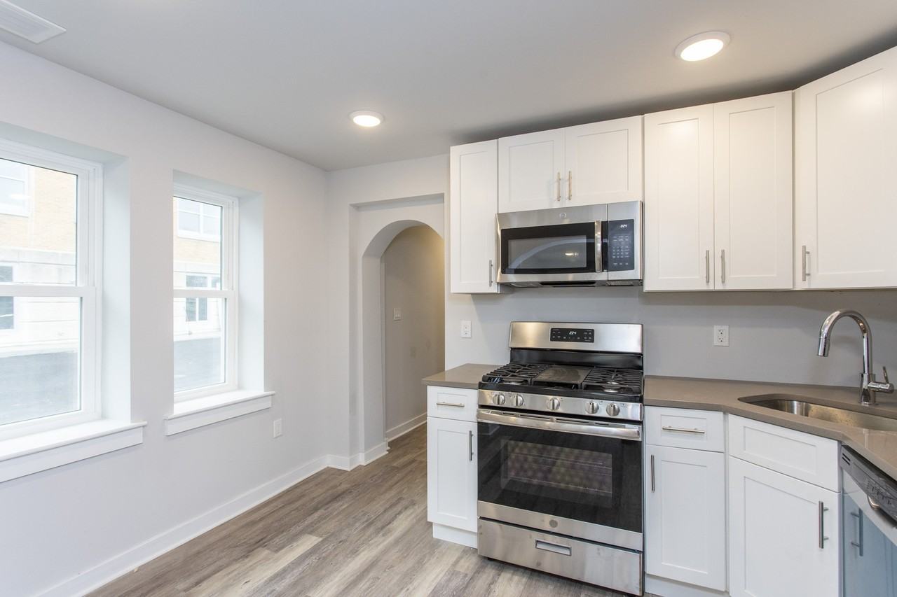 126 W 5th Ave - Photo 2 of 11