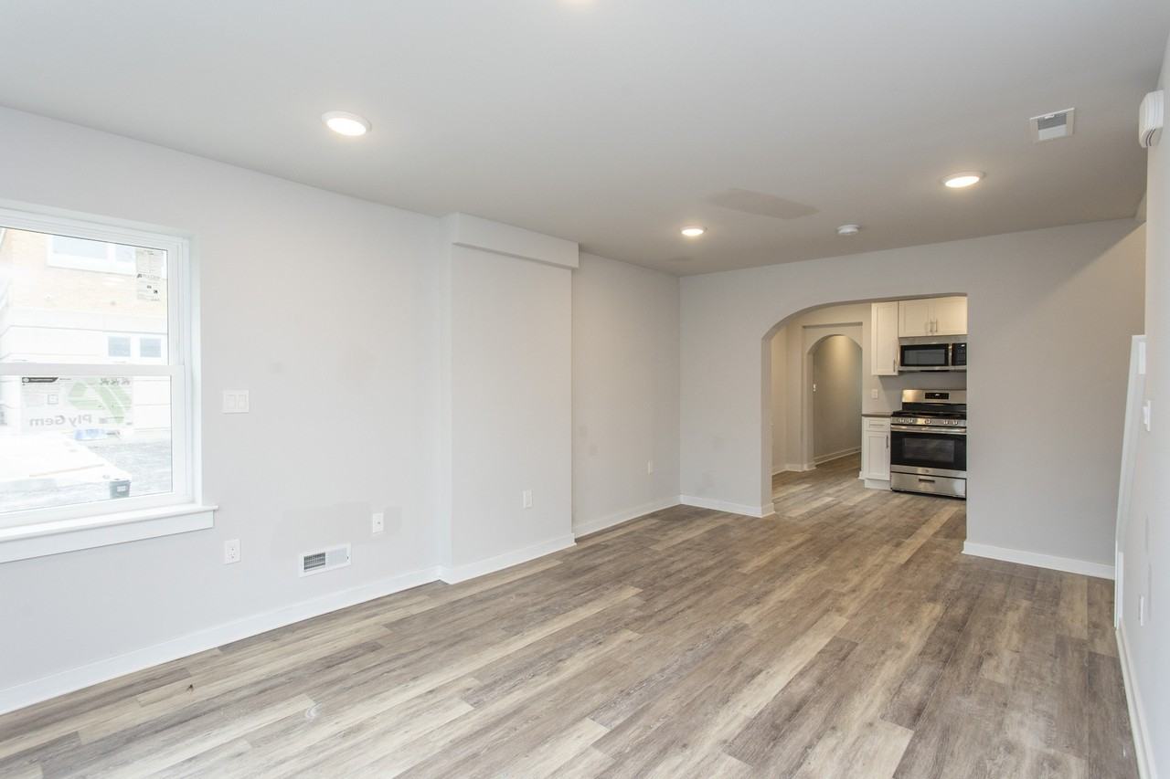 126 W 5th Ave - Photo 3 of 11