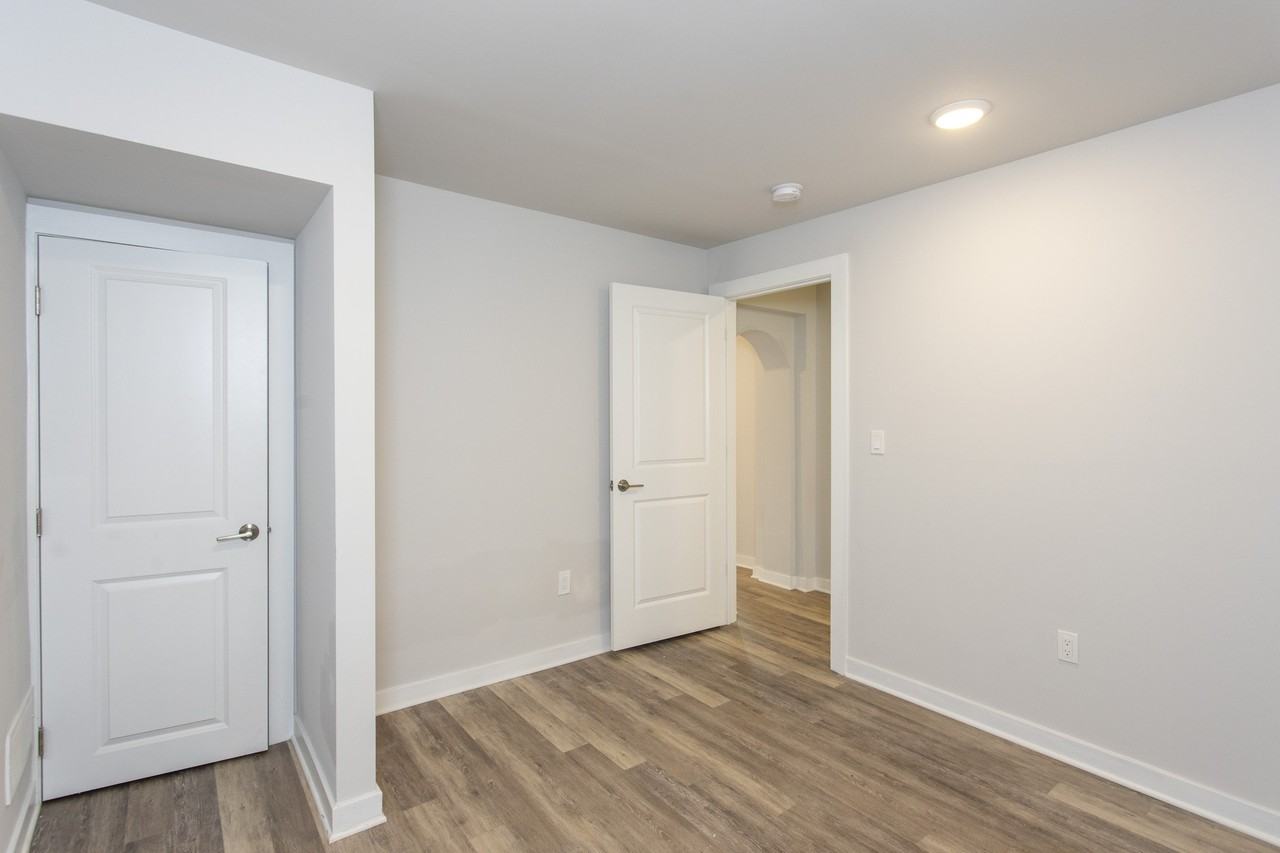 126 W 5th Ave - Photo 5 of 11