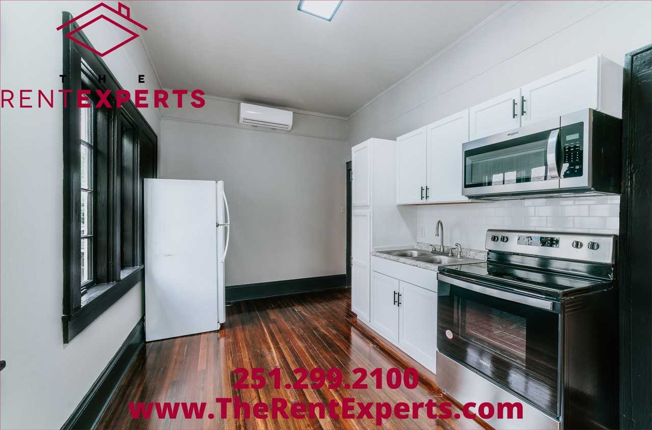 207 Michigan Ave #3 - Photo 4 of 20