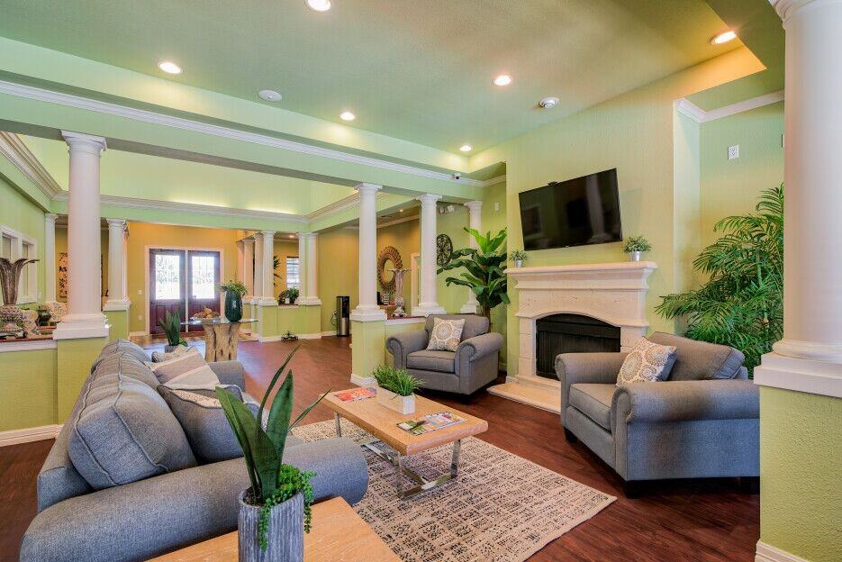 Lake Forest - Photo 6 of 24