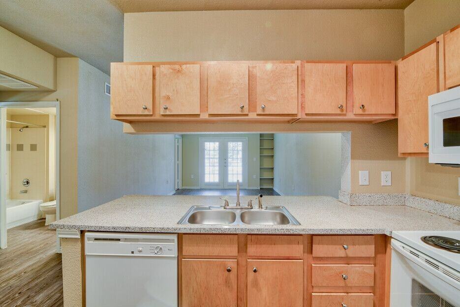 Lake Forest - Photo 4 of 24