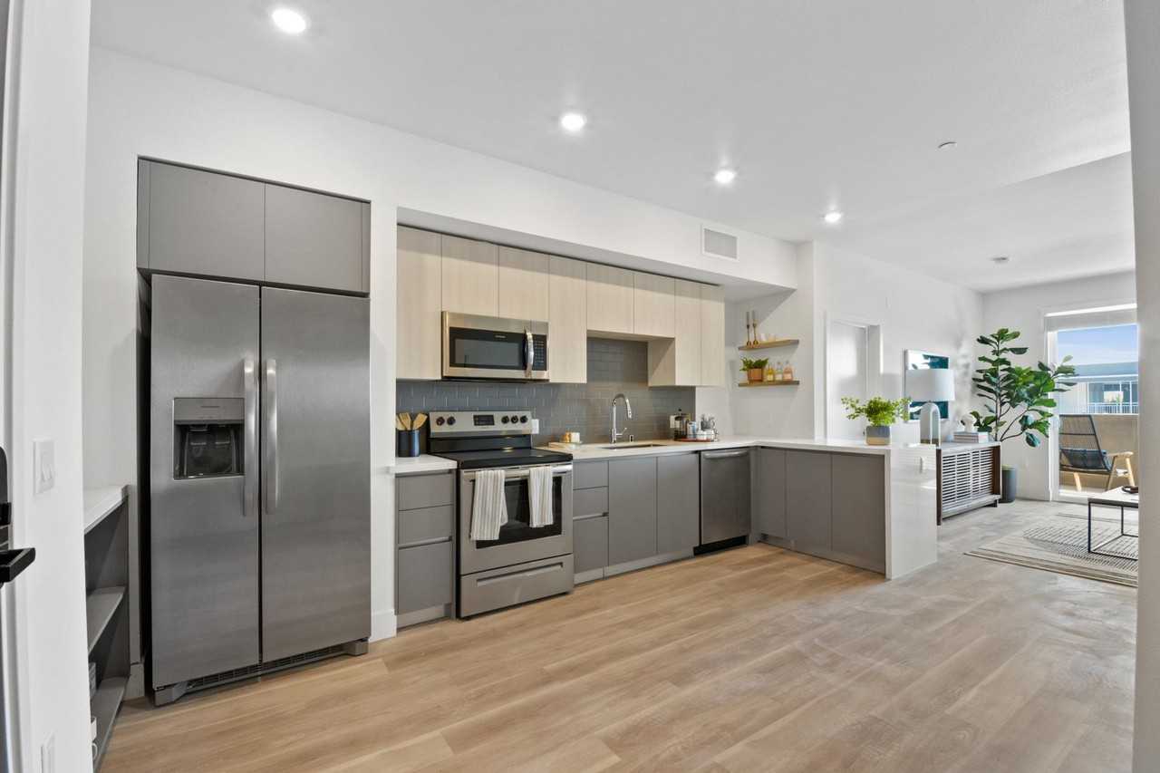 Edgeway - Photo 6 of 50