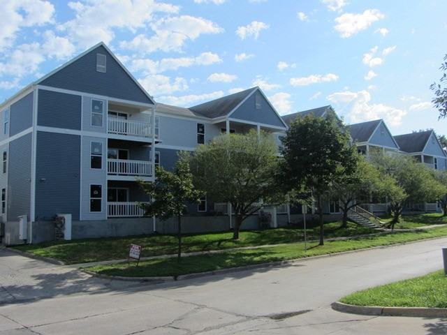 1000 Oakcrest Street - Photo 4 of 5