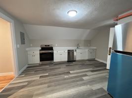 featured image of 30 Roxbury St #3