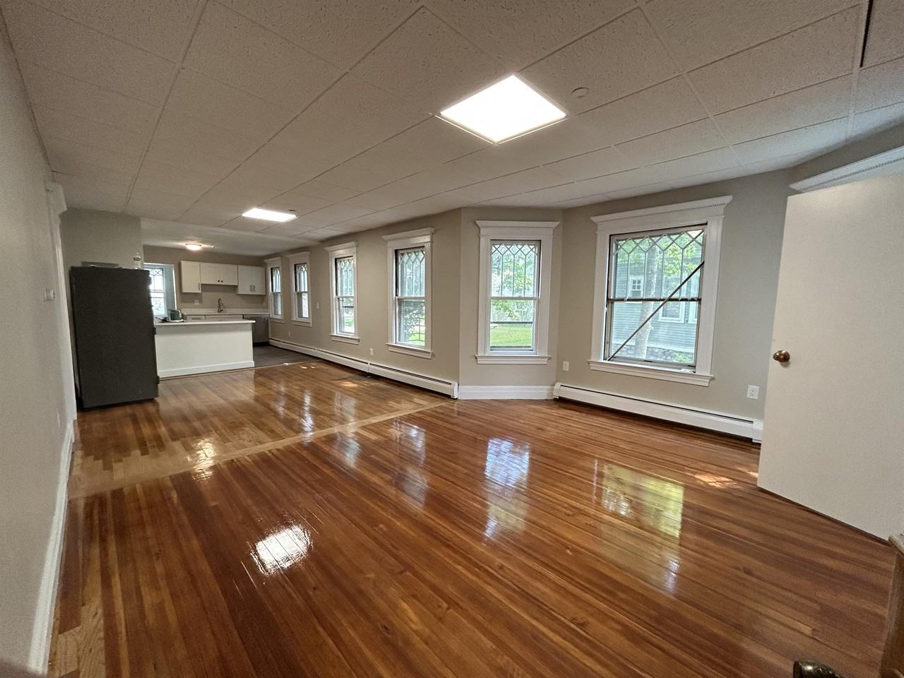 16 Roxbury St #1 - Photo 5 of 13
