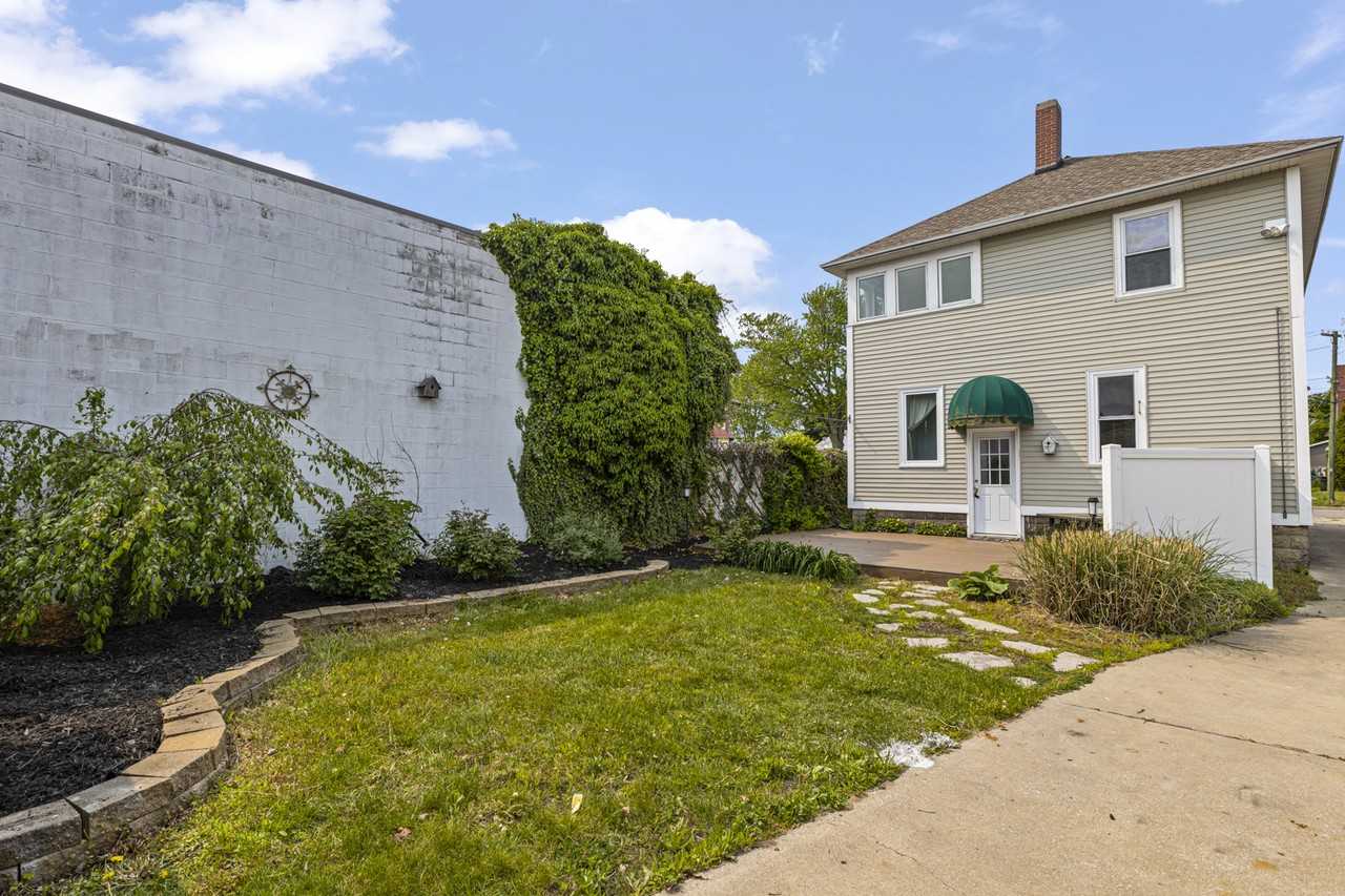 199 Houston Ave - Photo 5 of 36