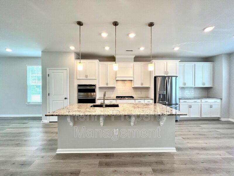 1002 Brookville Ln - Photo 3 of 23