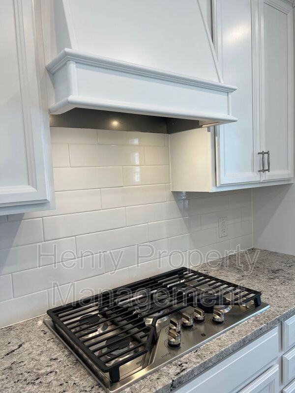 1002 Brookville Ln - Photo 5 of 23