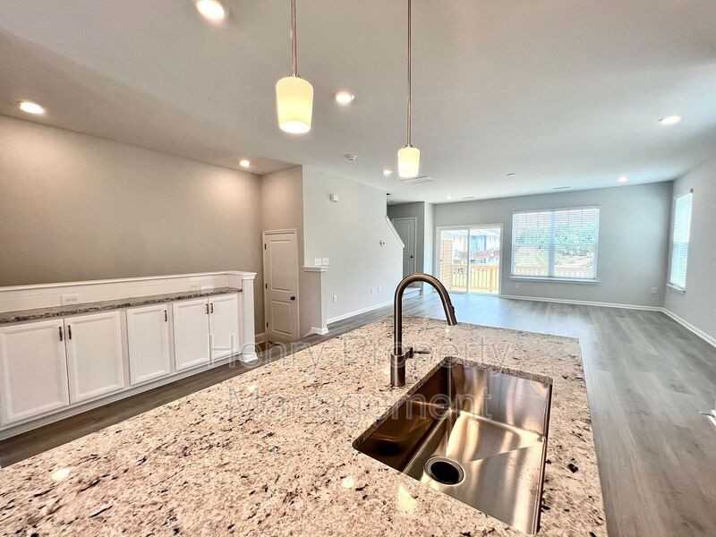 1002 Brookville Ln - Photo 6 of 23