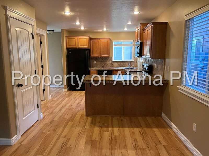 4542 W Brennen St - Photo 5 of 20
