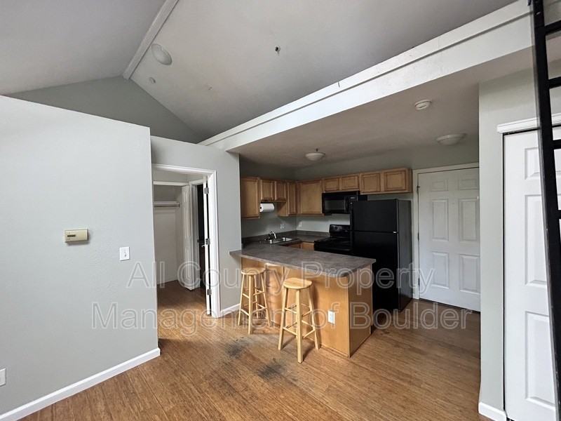 1405 Broadway #310 - Photo 2 of 9