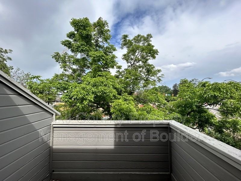 1405 Broadway #310 - Photo 4 of 9
