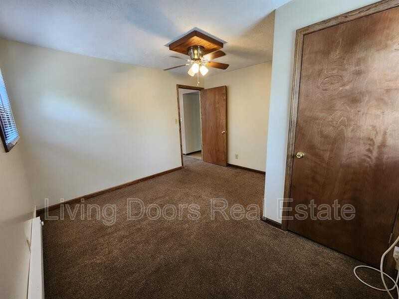 2601 N 58th St #3 - Photo 7 of 17