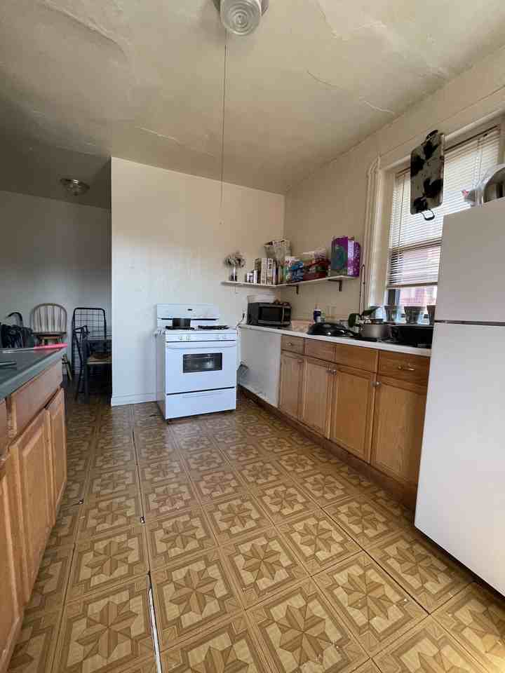 Harvard Ave #4 - Photo 4 of 19