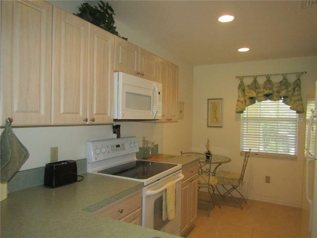 1275 Saxony Circle - Photo 5 of 17