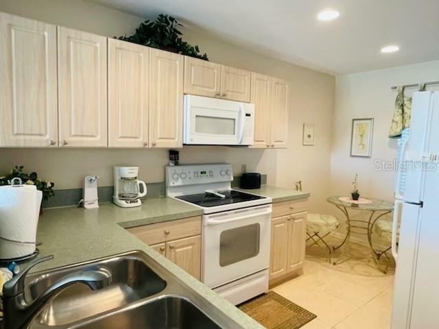 1275 Saxony Circle - Photo 6 of 17