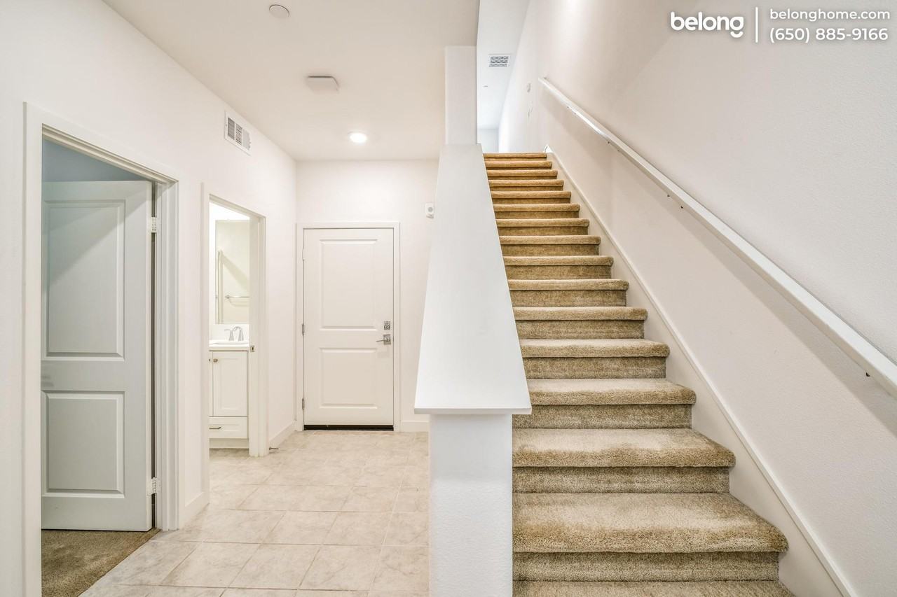 1523 St Simon Cir #B - Photo 4 of 27