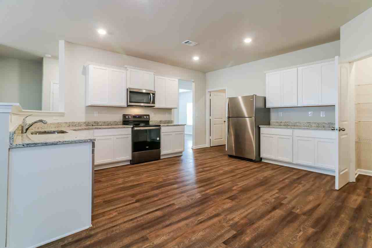 3359 Bridgewood Dr - Photo 5 of 16