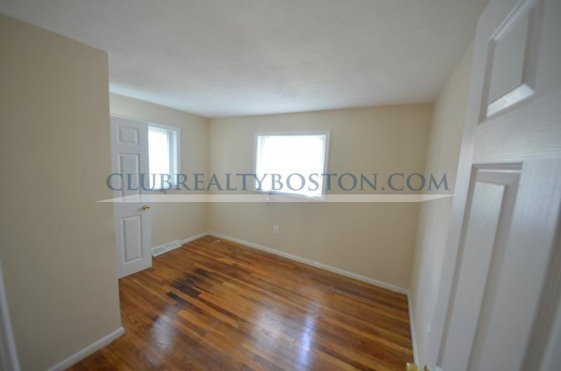 79 Thingvalla Ave - Photo 2 of 10