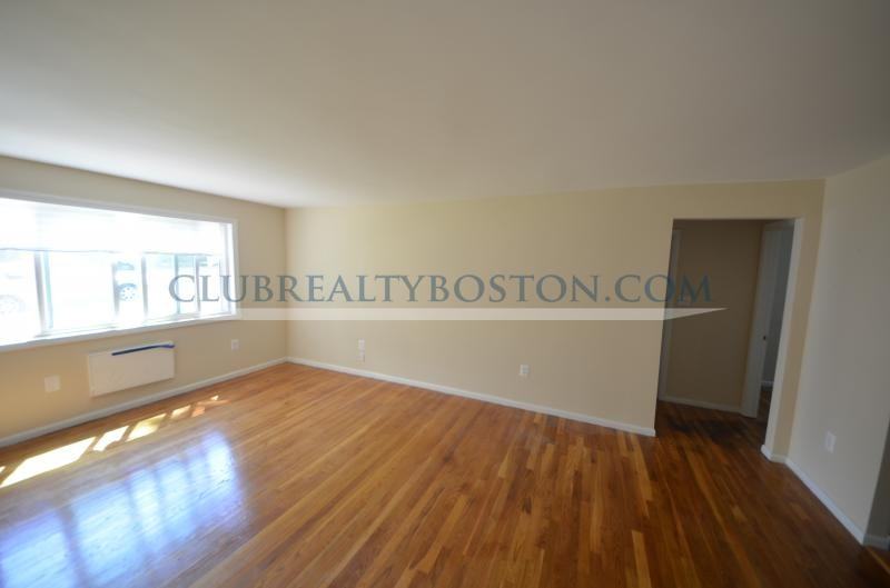79 Thingvalla Ave - Photo 3 of 10