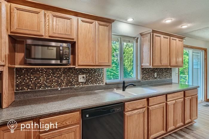 21005 119th St E - Photo 3 of 22