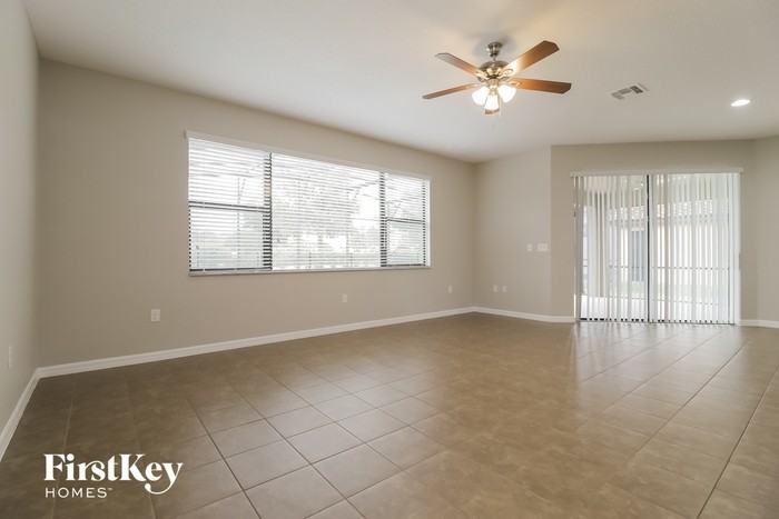 2525 Rosemont Cir - Photo 2 of 15