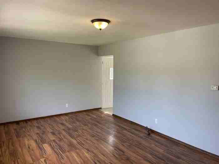 1911 Ridgeland Rd - Photo 3 of 13