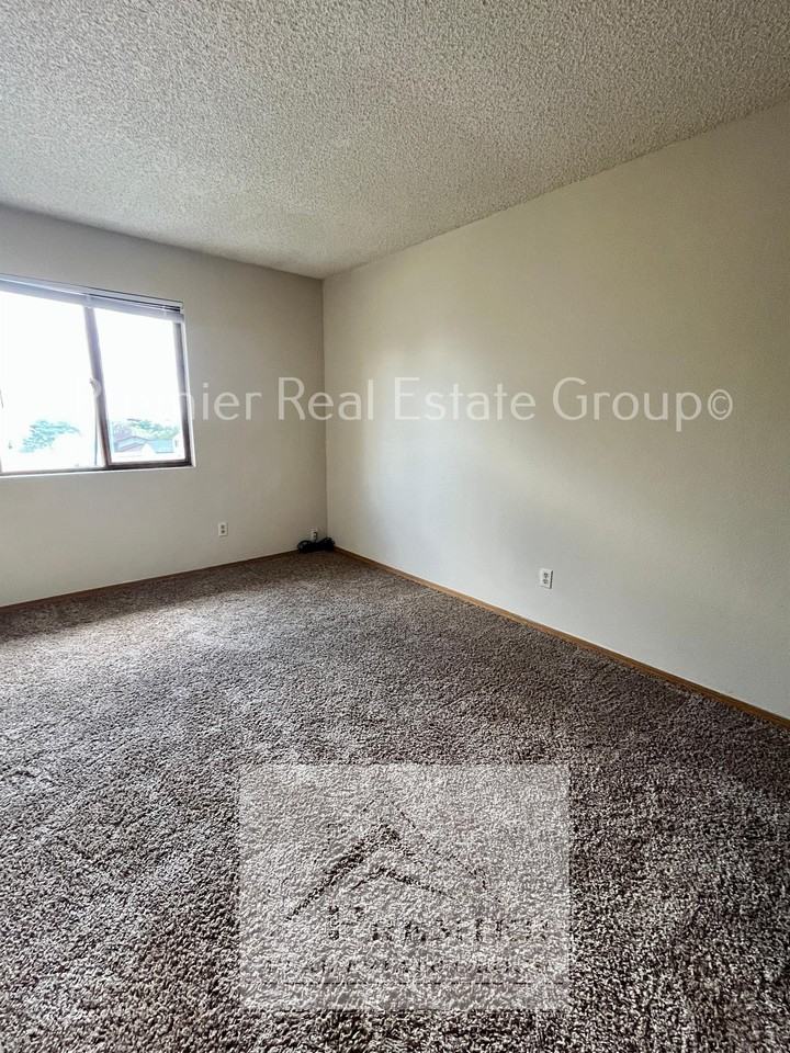 1345 Soaring Eagle Dr #1 - Photo 7 of 11