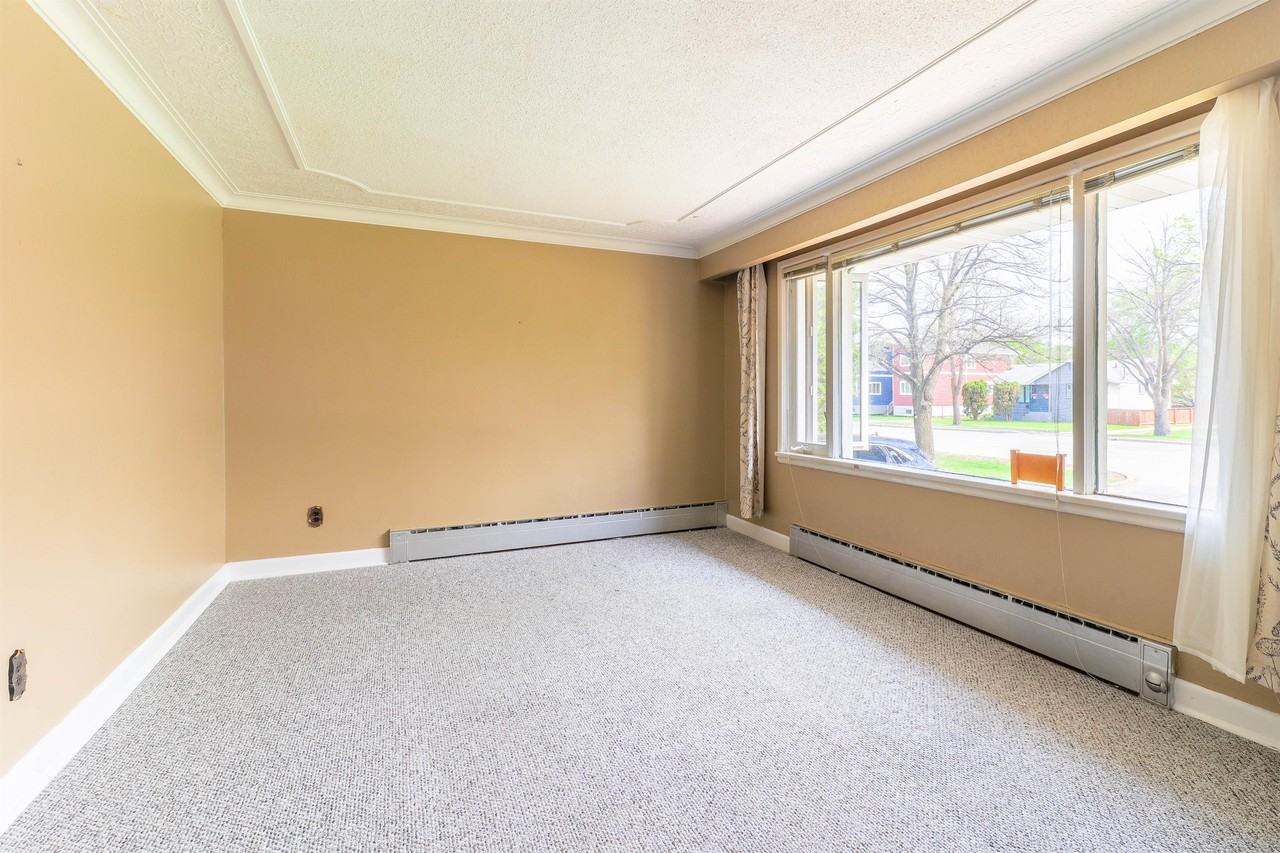 433 Regent Ave W #1 - Photo 3 of 19