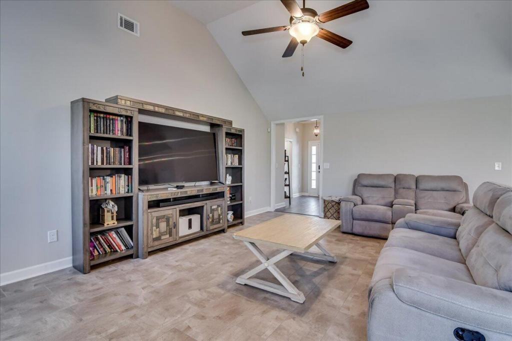 934 Mulford Loop - Photo 7 of 17