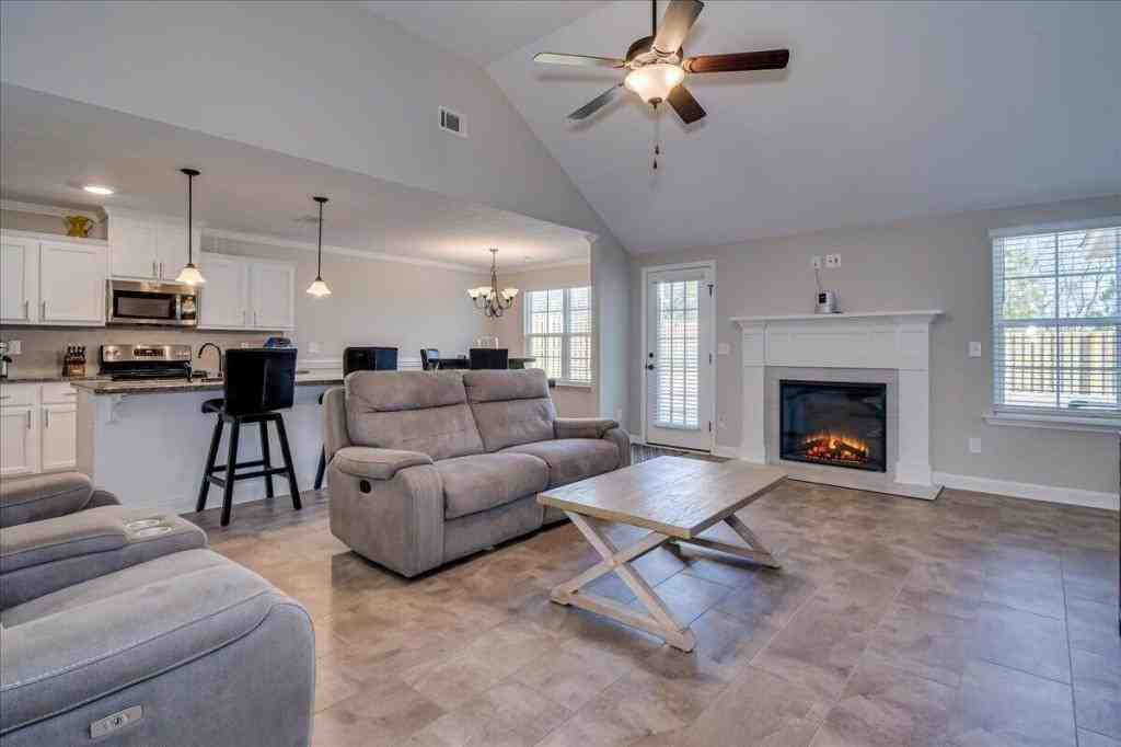 934 Mulford Loop - Photo 6 of 17