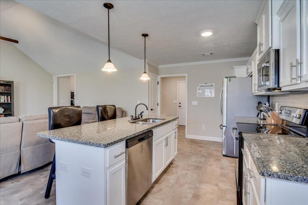 934 Mulford Loop - Photo 5 of 17