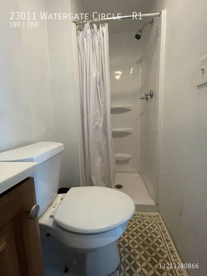 23011 Watergate Cir #R1 - Photo 4 of 12