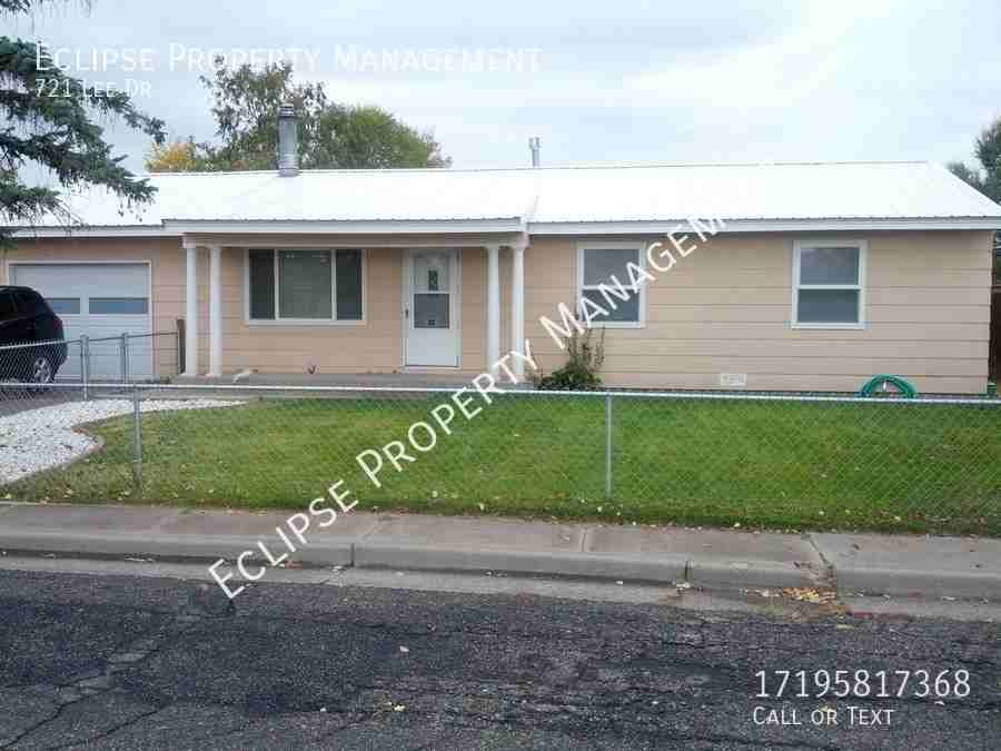 721 Lee Dr - Photo 2 of 13