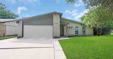 featured image of 2239 Fairgreen Dr