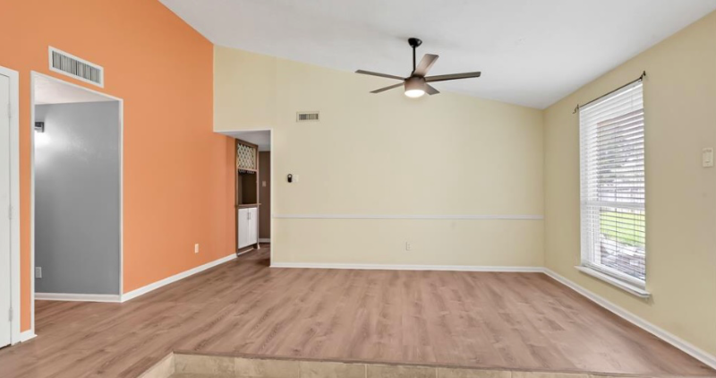 2239 Fairgreen Dr - Photo 5 of 23