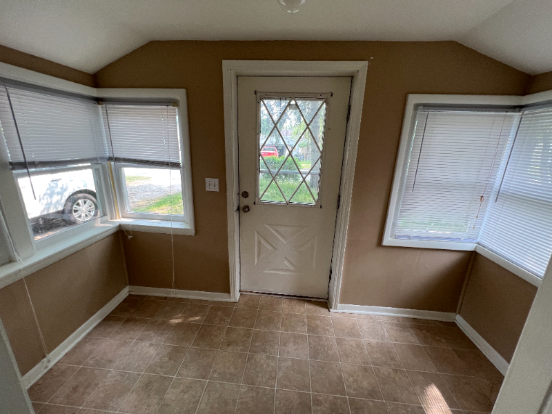 1304 Pennsylvania Ave - Photo 2 of 11