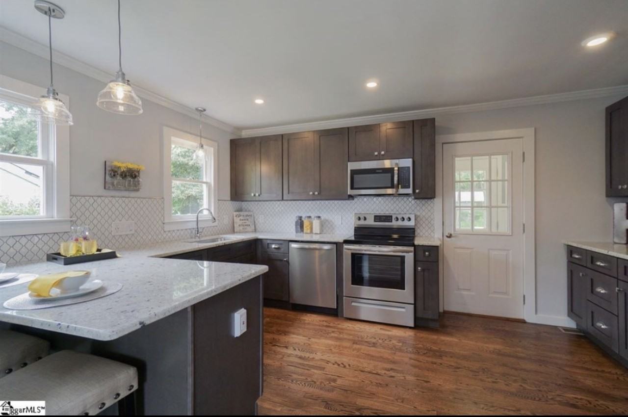 6 Pleasant Ridge Avenue #1 - Photo 3 of 16