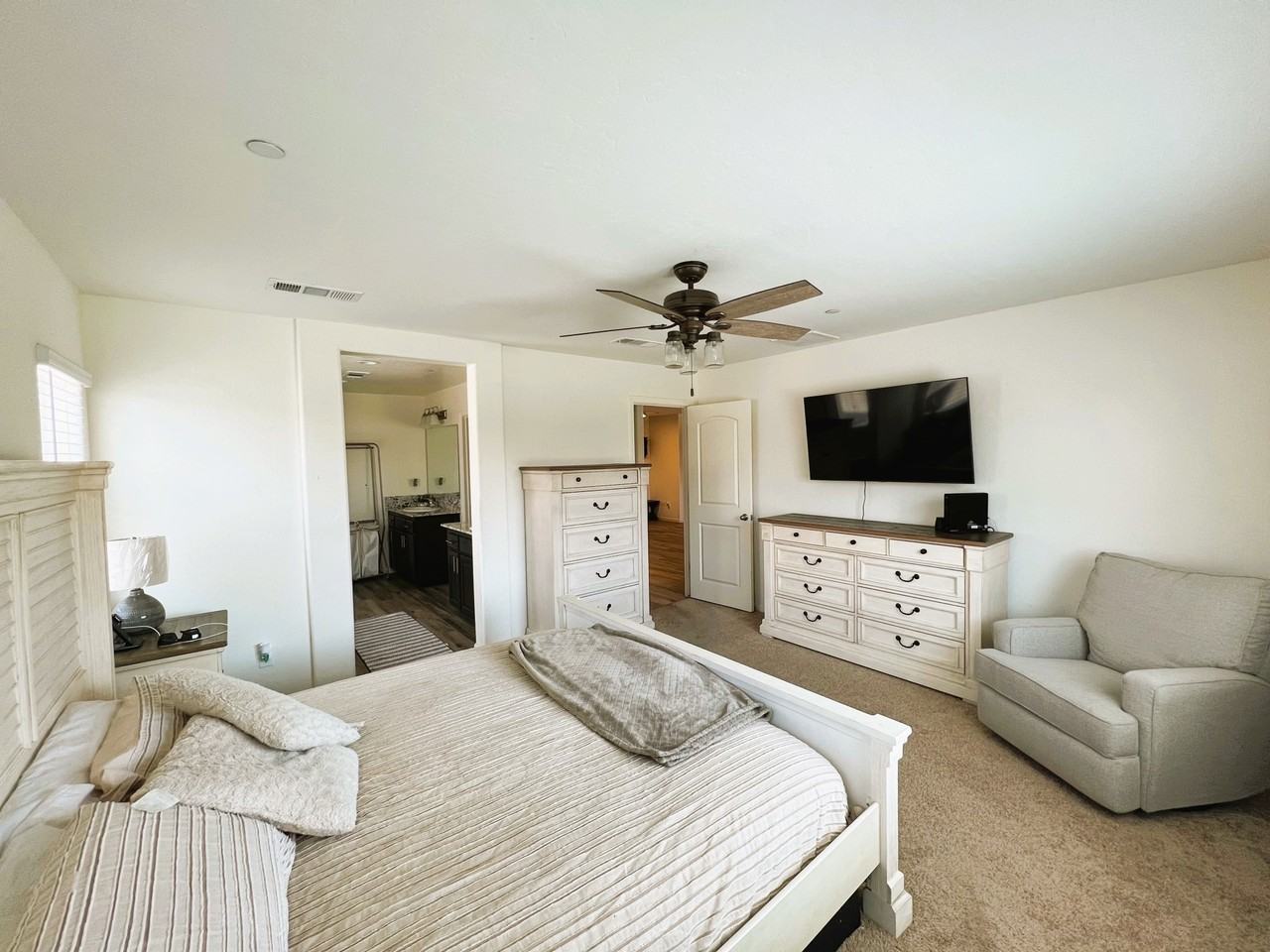 2331 Vineyard Ct #1 - Photo 4 of 10