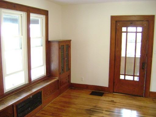 510 N Catherine St - Photo 3 of 11