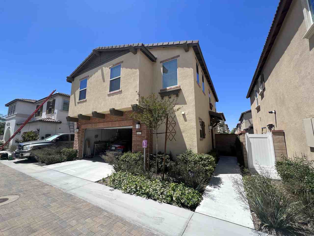 30437 Village Terrace Dr #1 - Photo 4 of 26