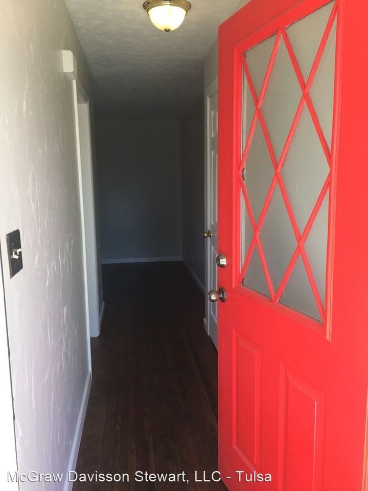 1812 W Oak St - Photo 2 of 33