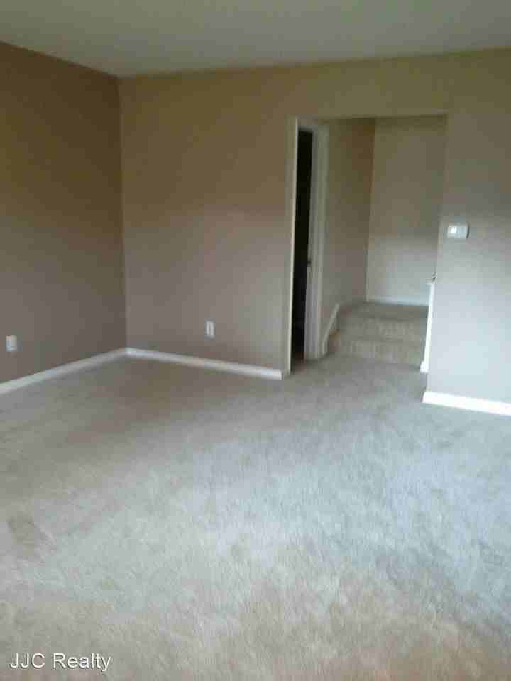 1603 Malibu Pl - Photo 3 of 13