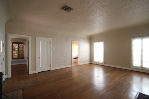 750 S Mentor Ave #750 - Photo 2 of 12